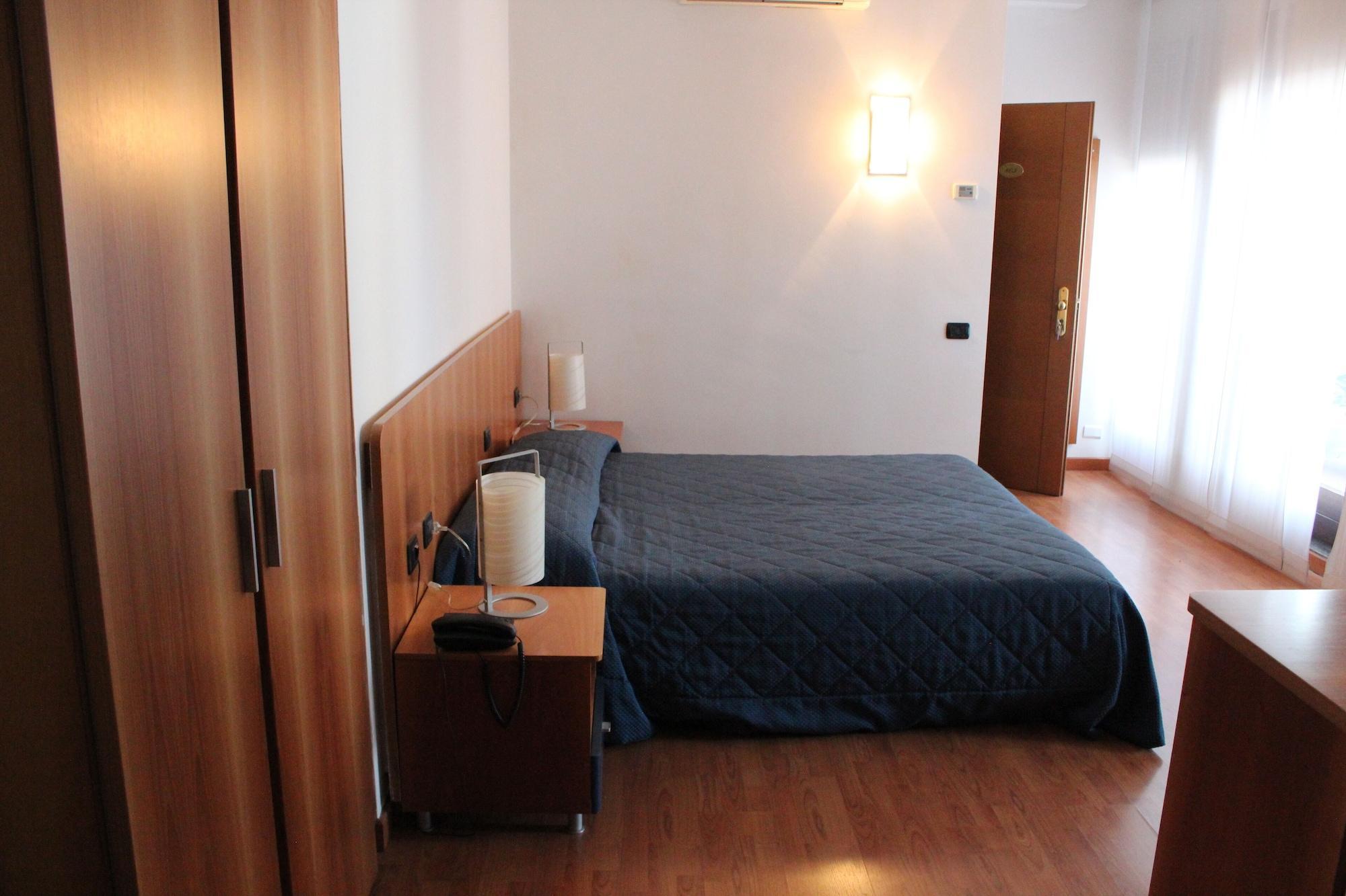 Hotel Selide Desio Exterior photo